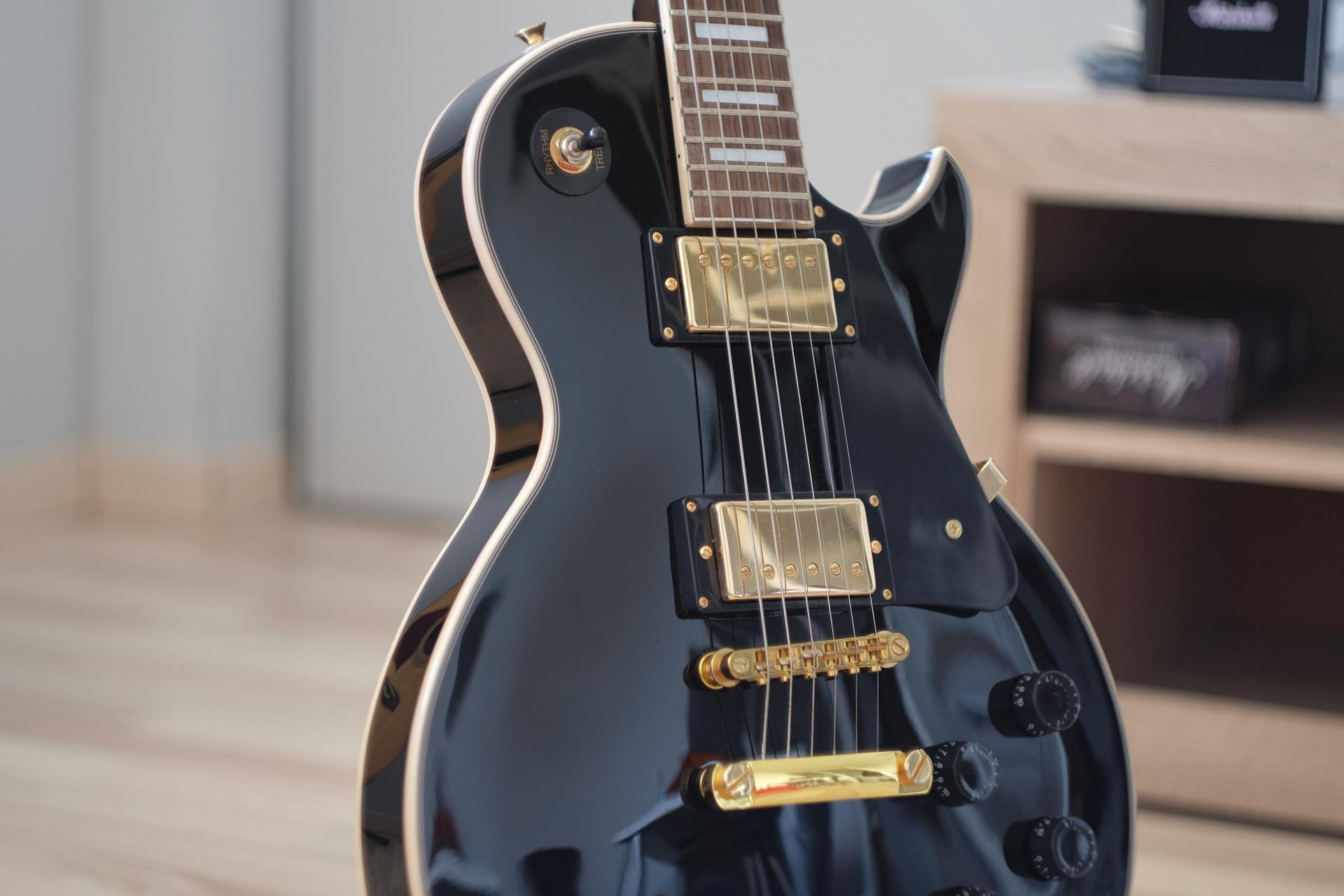 How do you play French music on the guitar?