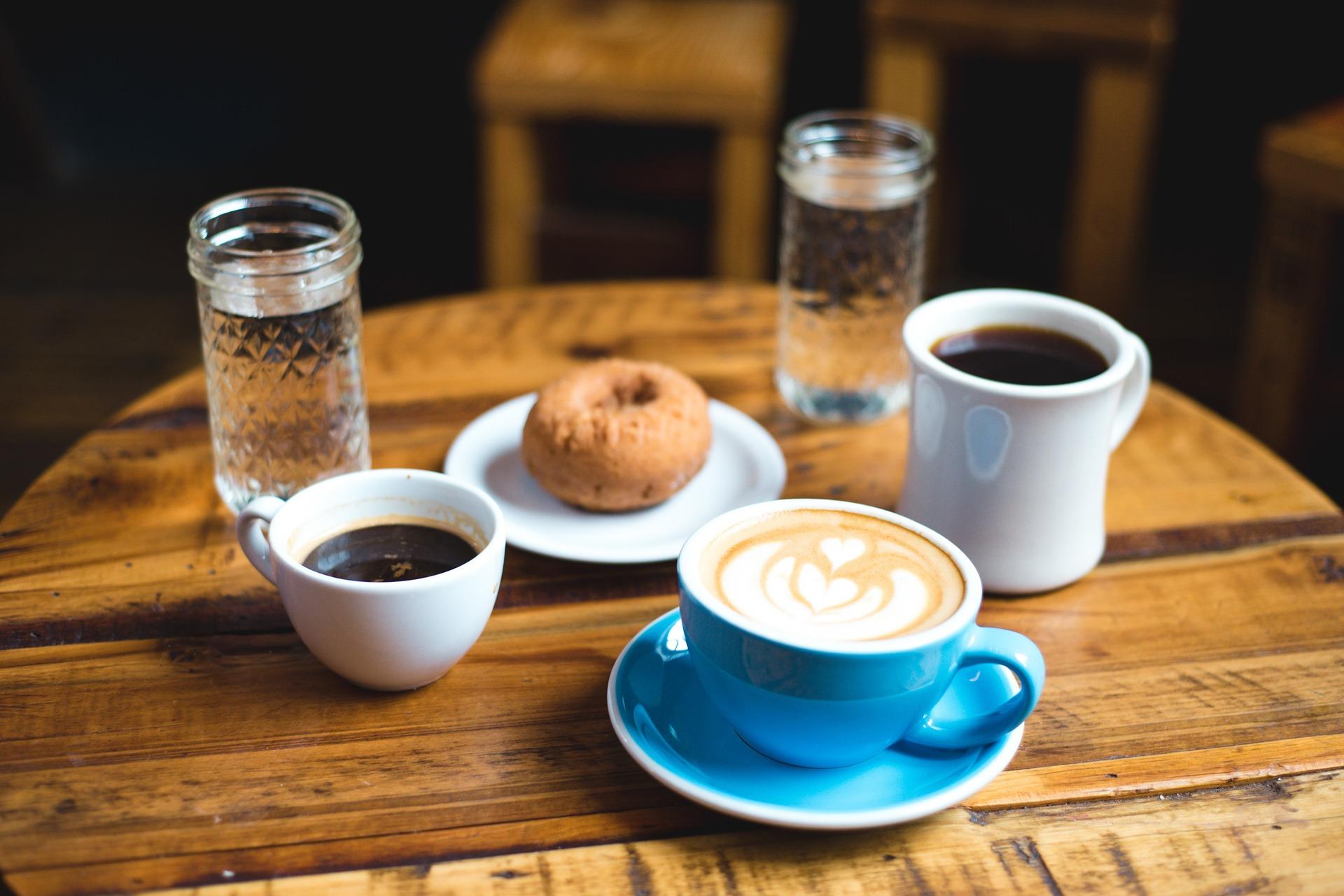 Can you teach private tutorials in a cafe?