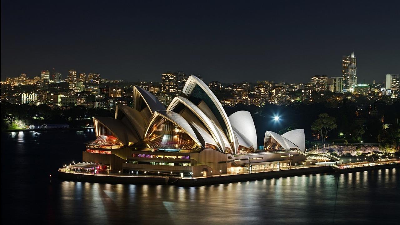 What are the differences between Australian English and other English dialects?