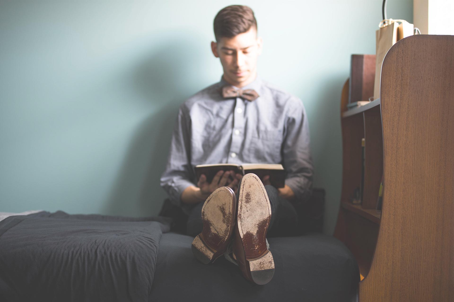Is it better to tutor at the student's home or the teacher's?