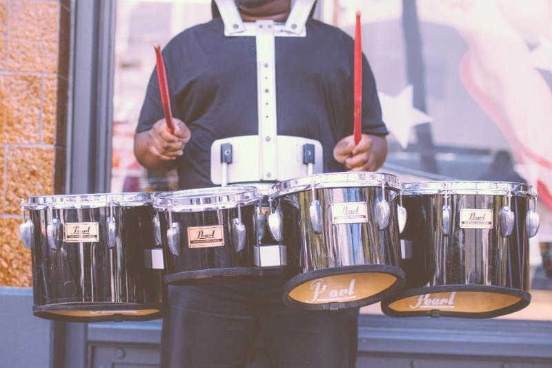 To pass the test of music to the Drum