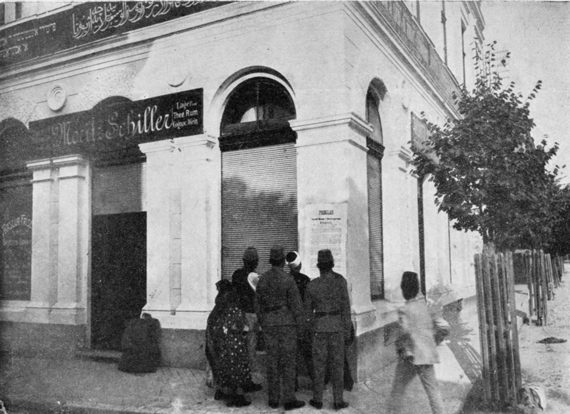 Sarajevo citizens read the annexation announcement
