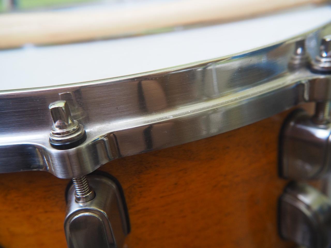 A picture of a snare drum. Snare drums can feature as part of a fusion drum set.