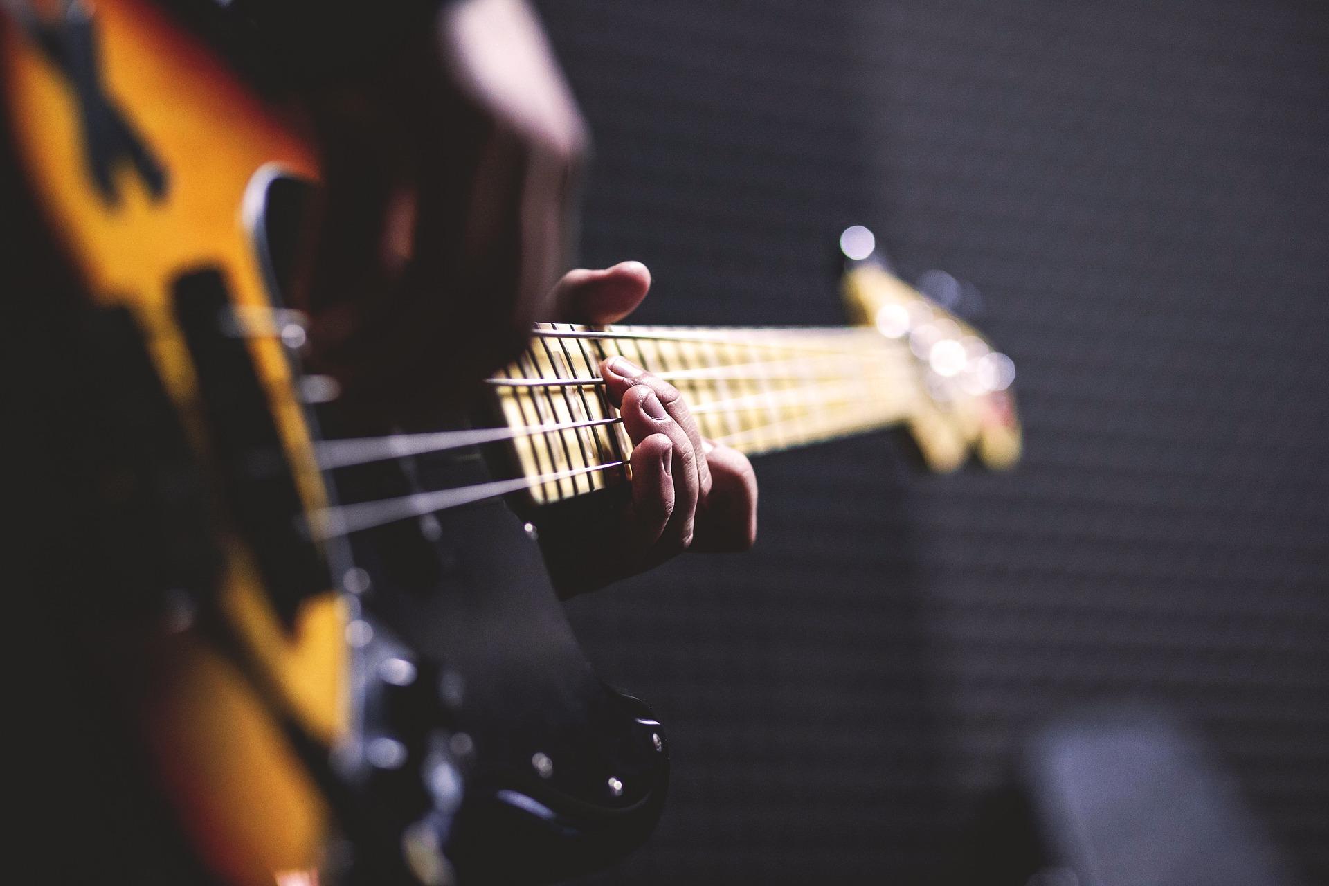 Should guitarists study music theory?