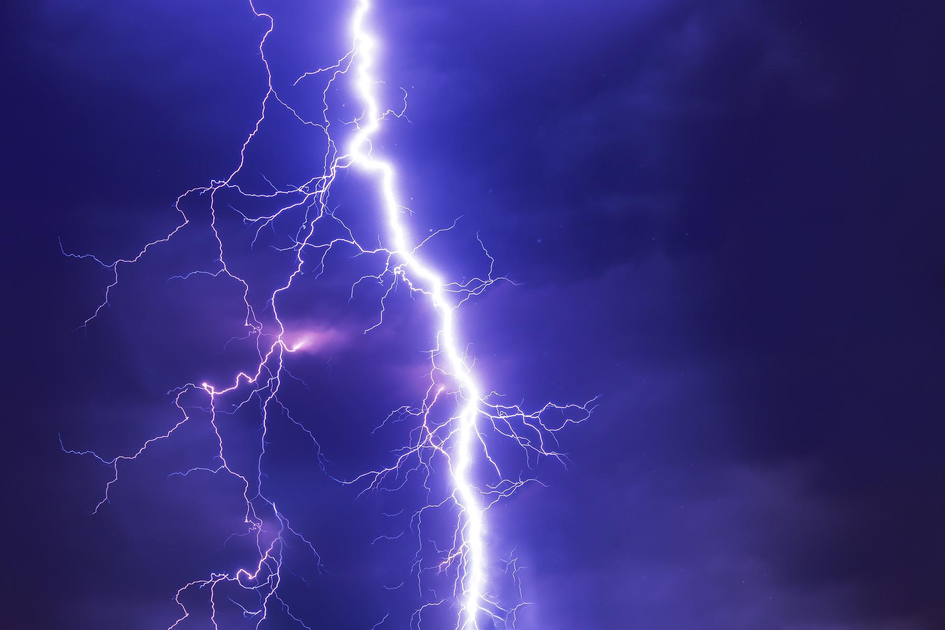 Don't you enjoy a good thunderstorm that demonstrates electricity and gravity?