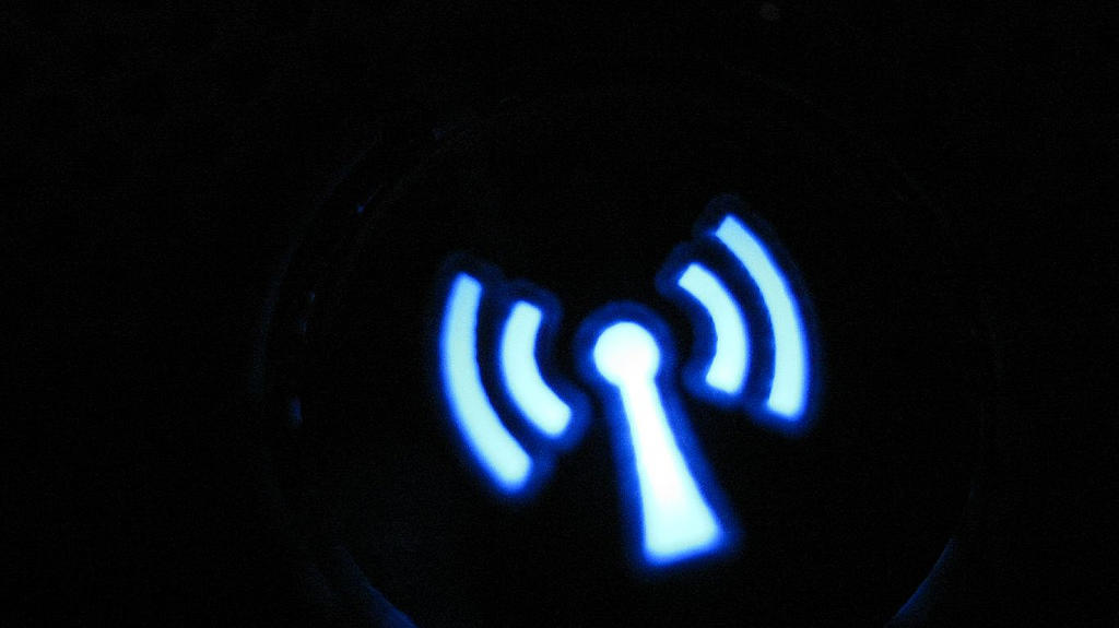 There are pros and cons to letting your kids use the internet after school or at weekends.