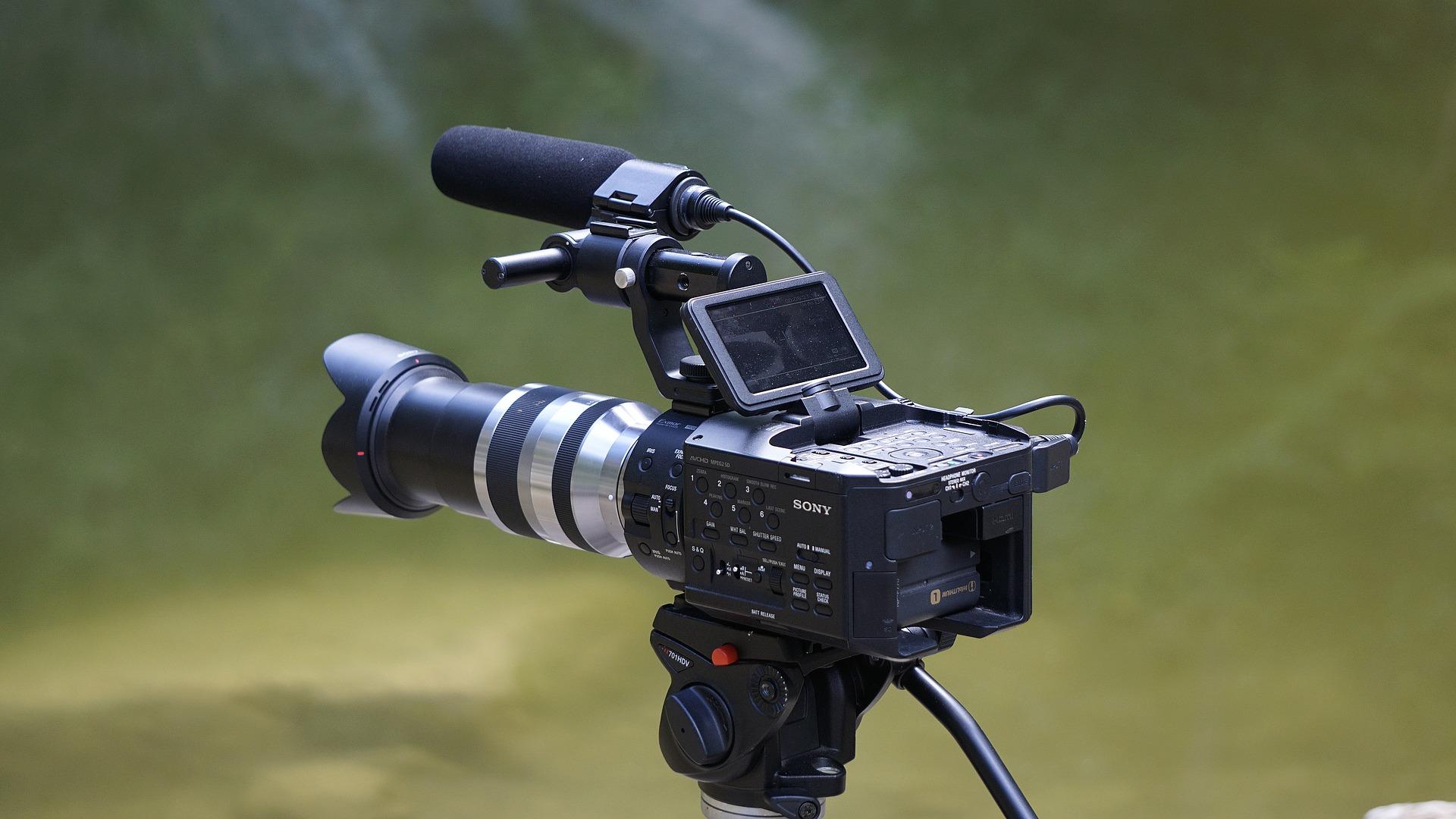 An image of a camera. Some acting classes will film your performances in order to provide visual feedback.