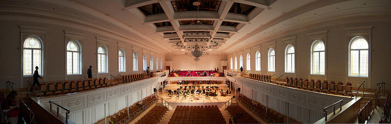 There are various violin lessons on offer in the city.