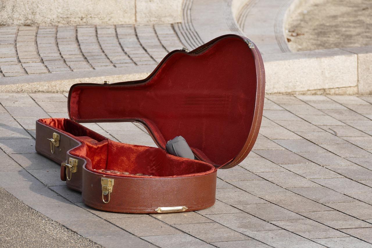 An empty guitar case.