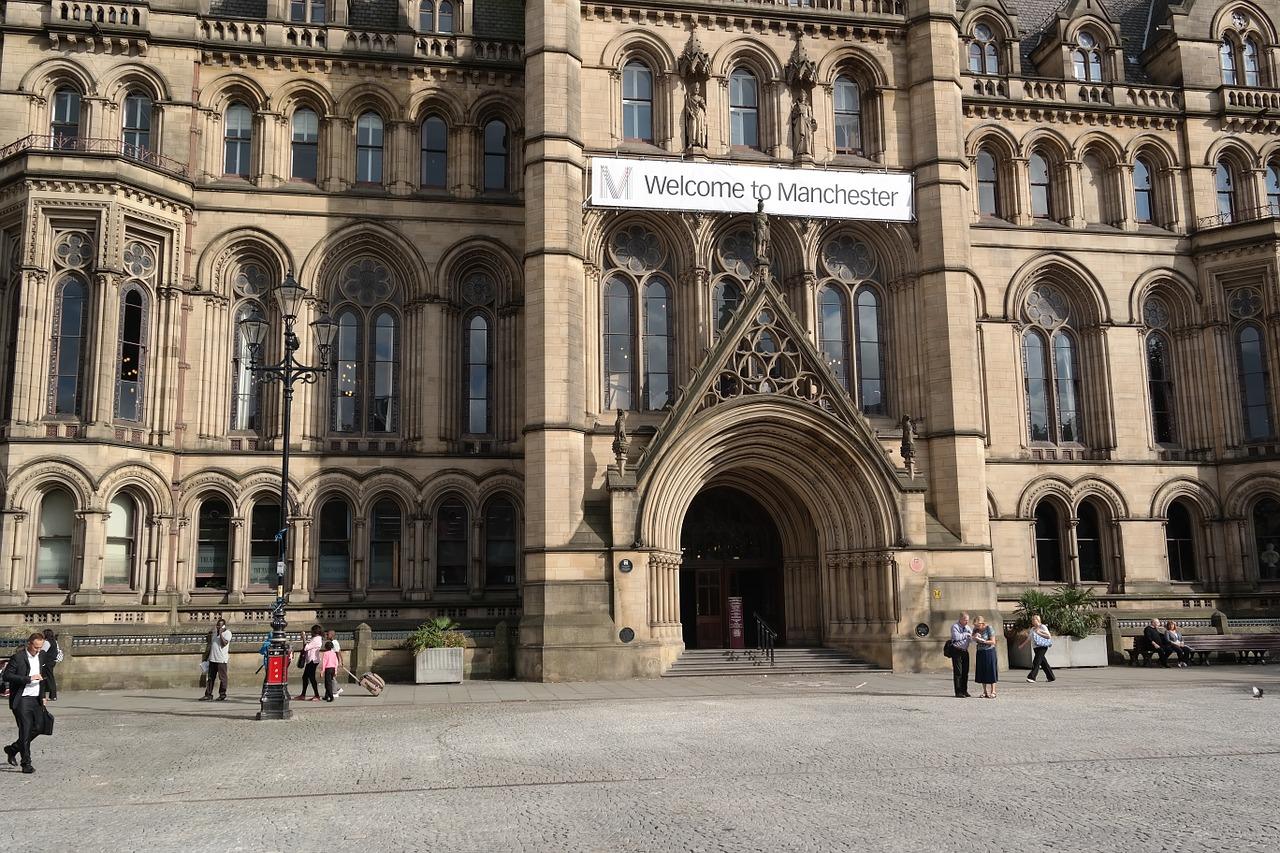 An image of a building in Manchester in the UK. You can learn Russian in Manchester and there are lots of Russian courses available.