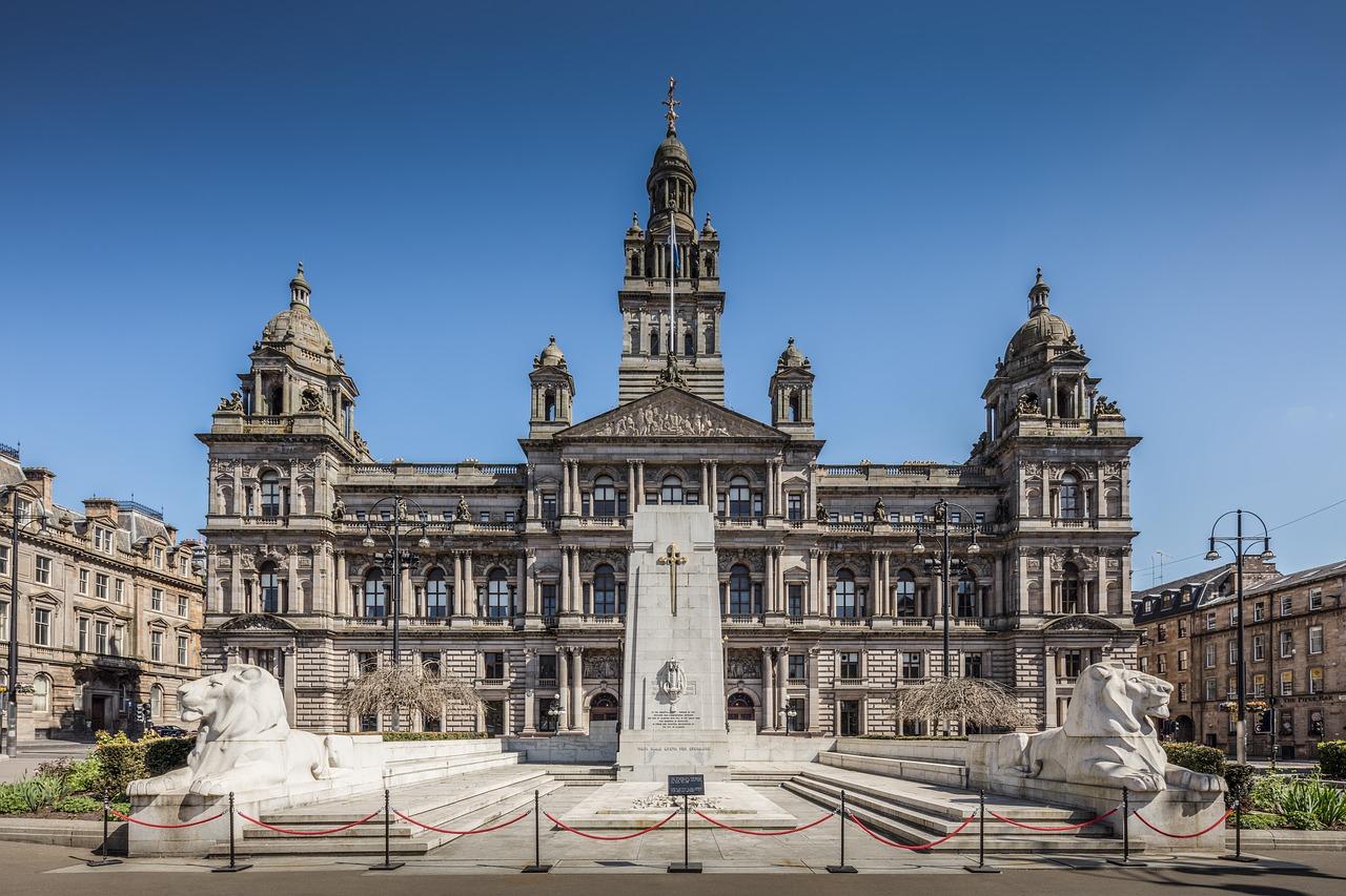 A photo of Glasgow City Chambers. You can learn Russian in Glasgow.