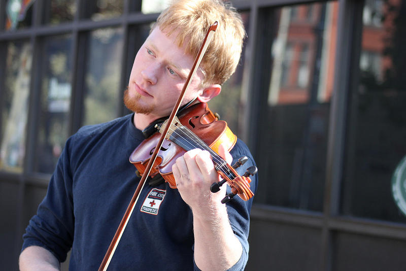 Violinists always look very classy because of their good posture.