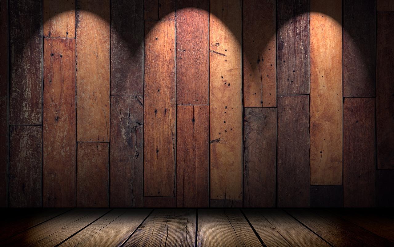 Acting courses might focus on plays designed to be performed in theatres.