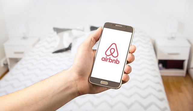 using apps to find lodging