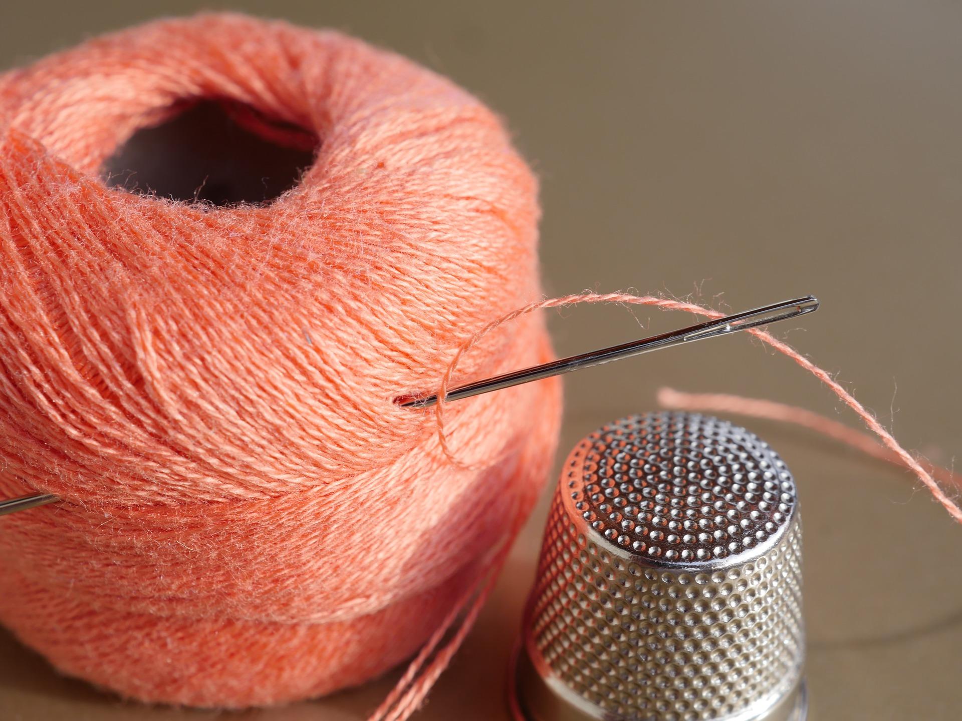 How can you do an overlock stitch by hand?