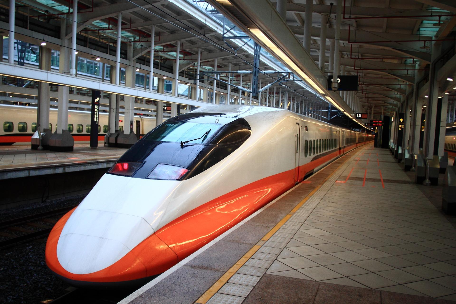 How do you travel around Taiwan?