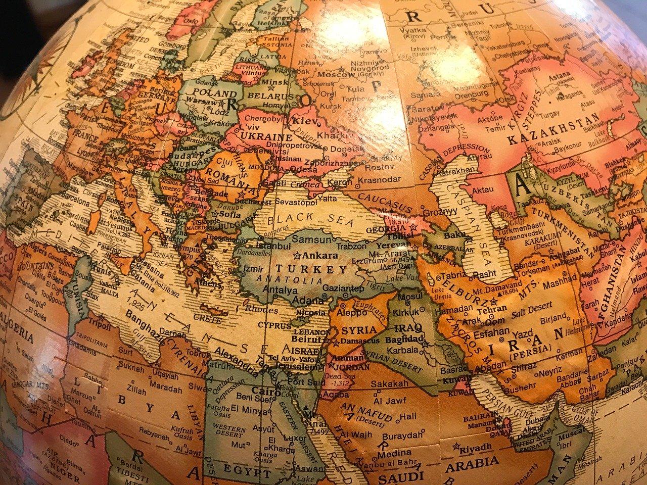 Russia is mostly landlocked