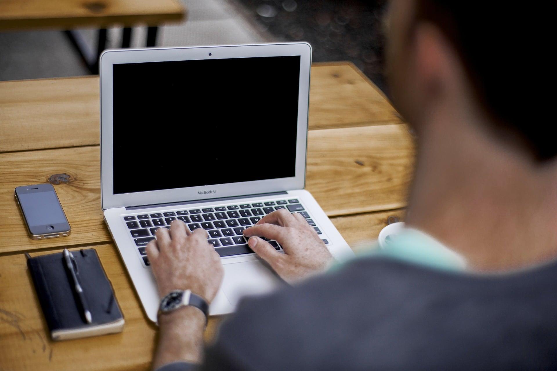 Where can I find help for writing CVs?
