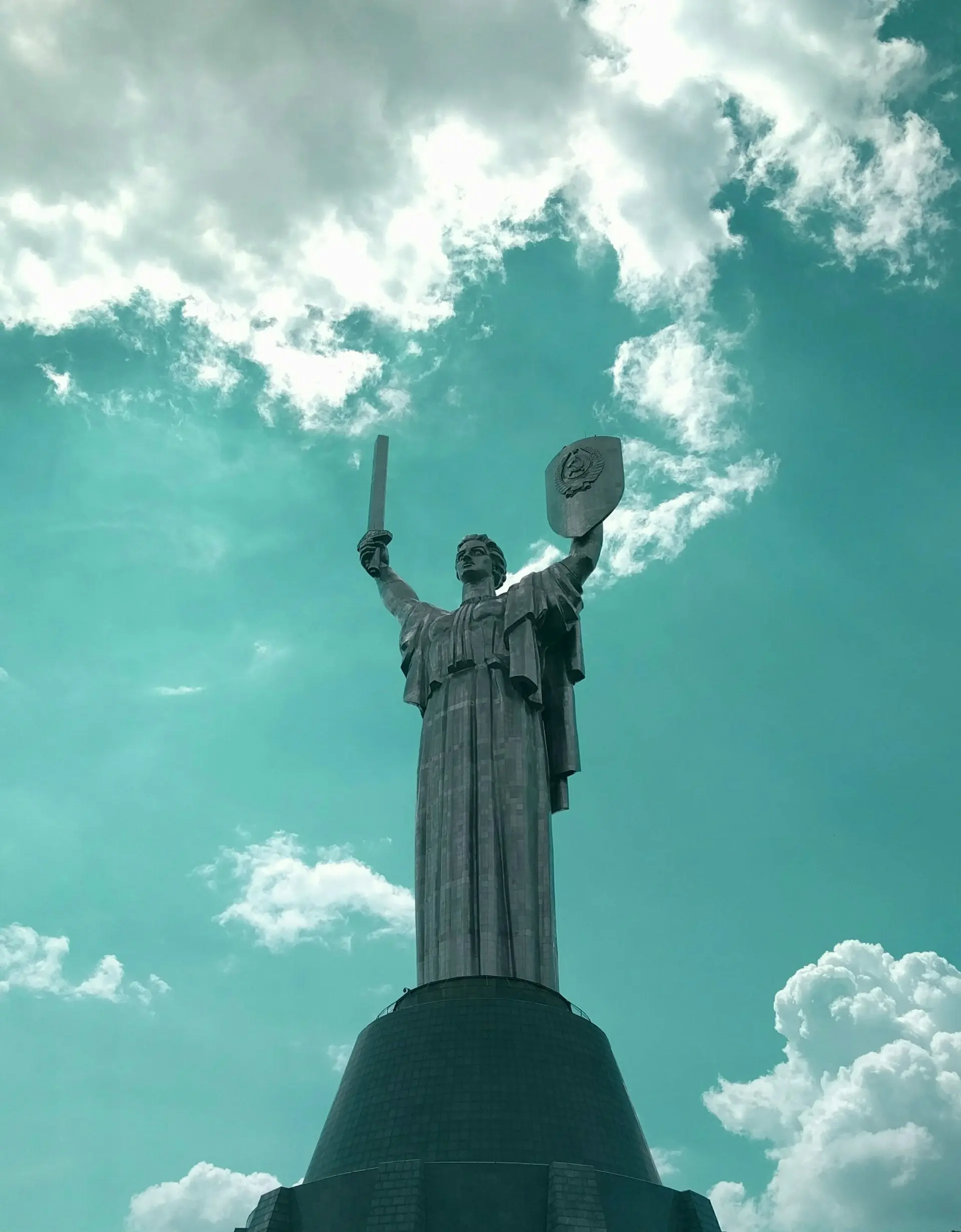 mother ukraine statue