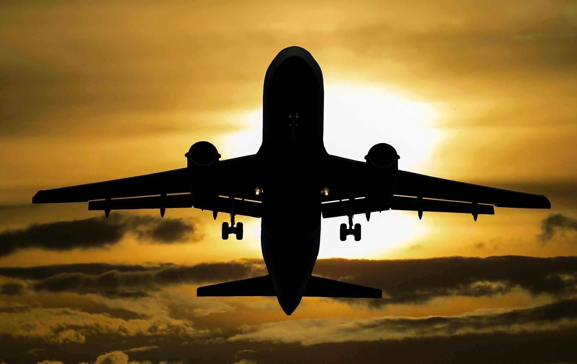 When are flights to Porto cheap?