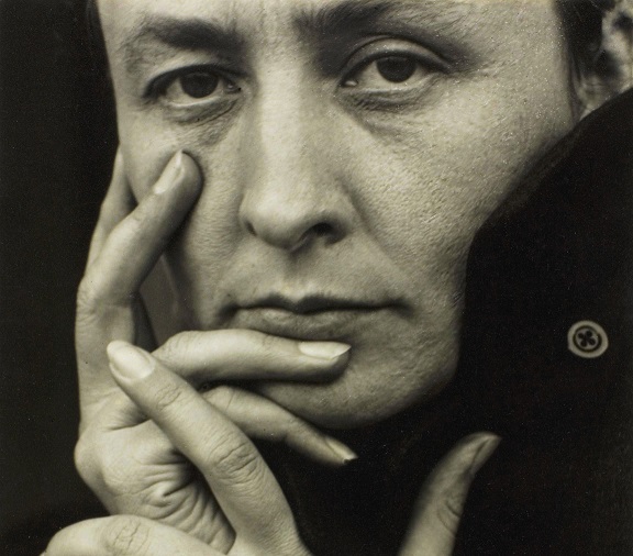 Georgia O'Keeffe was dramatically photogenic