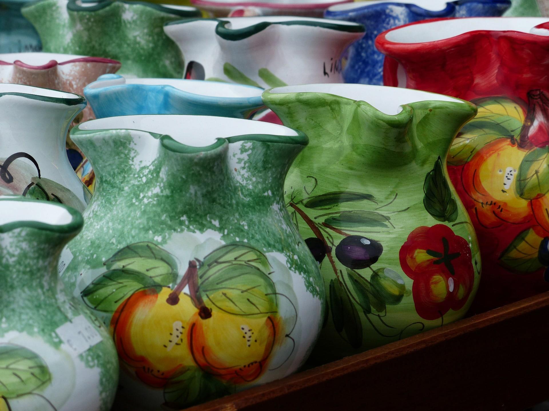 Enjoy pottery painting in Leeds or other pottery classes near me with Superprof