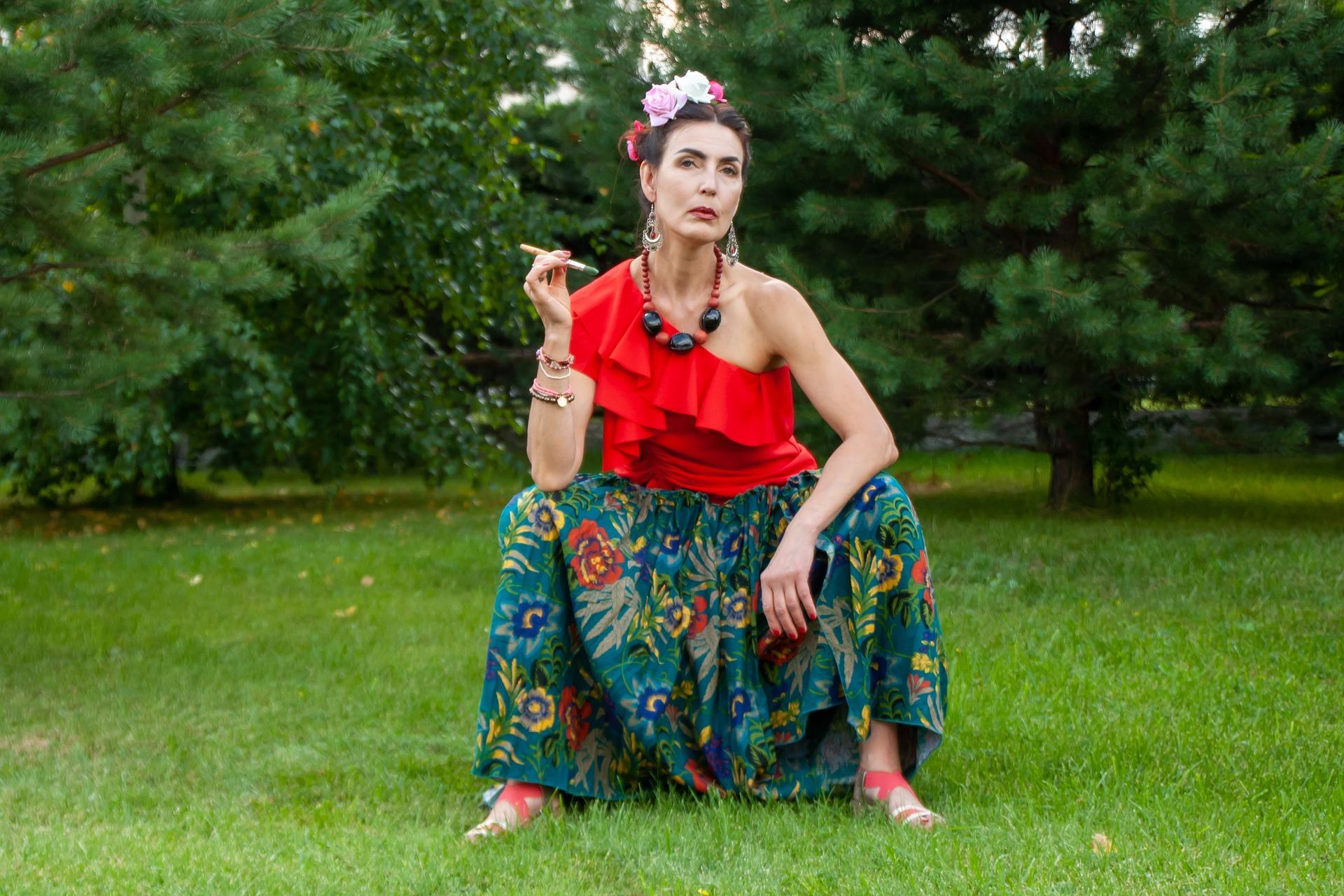 Frida would dress much like this