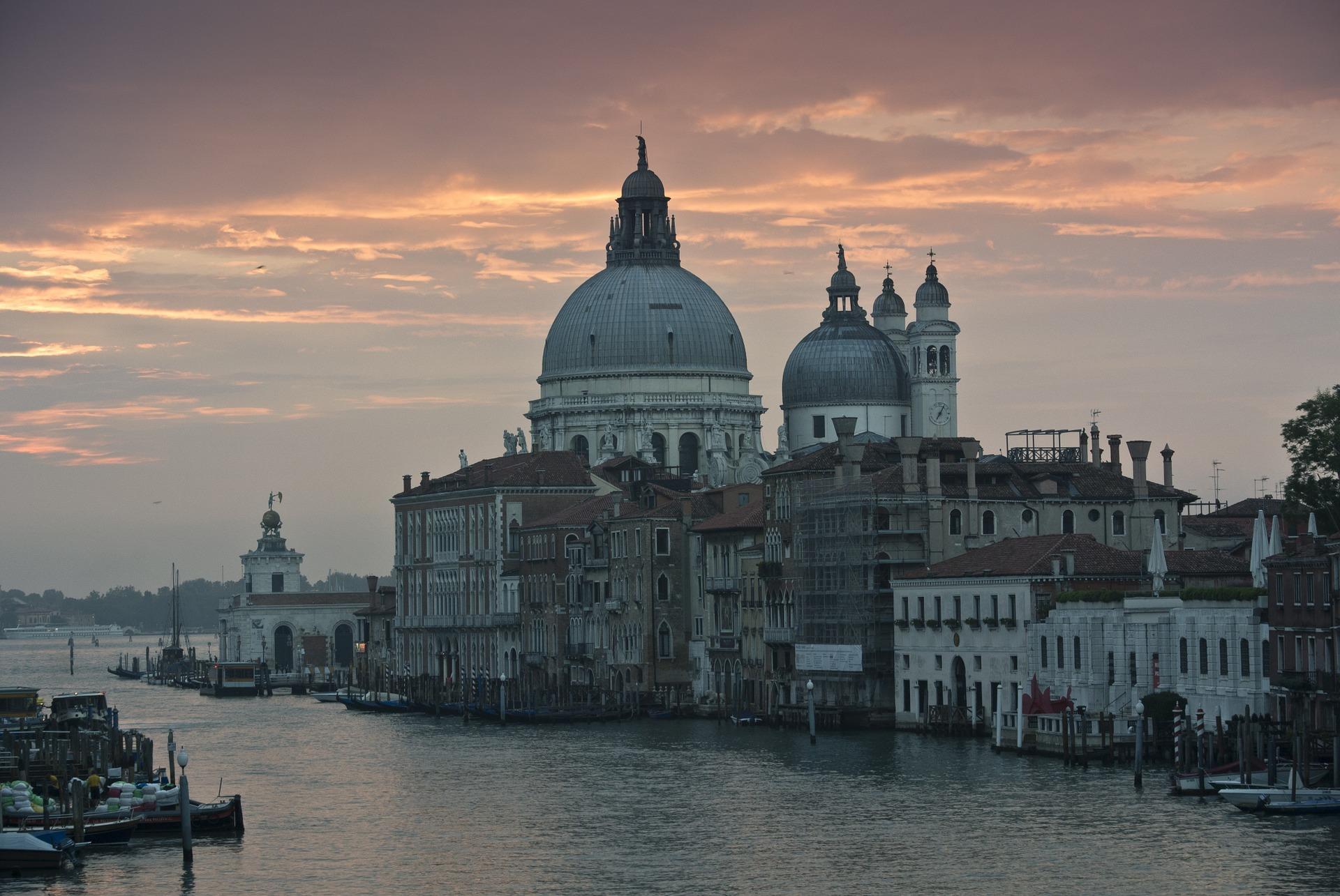 What is there in Cannareggio?