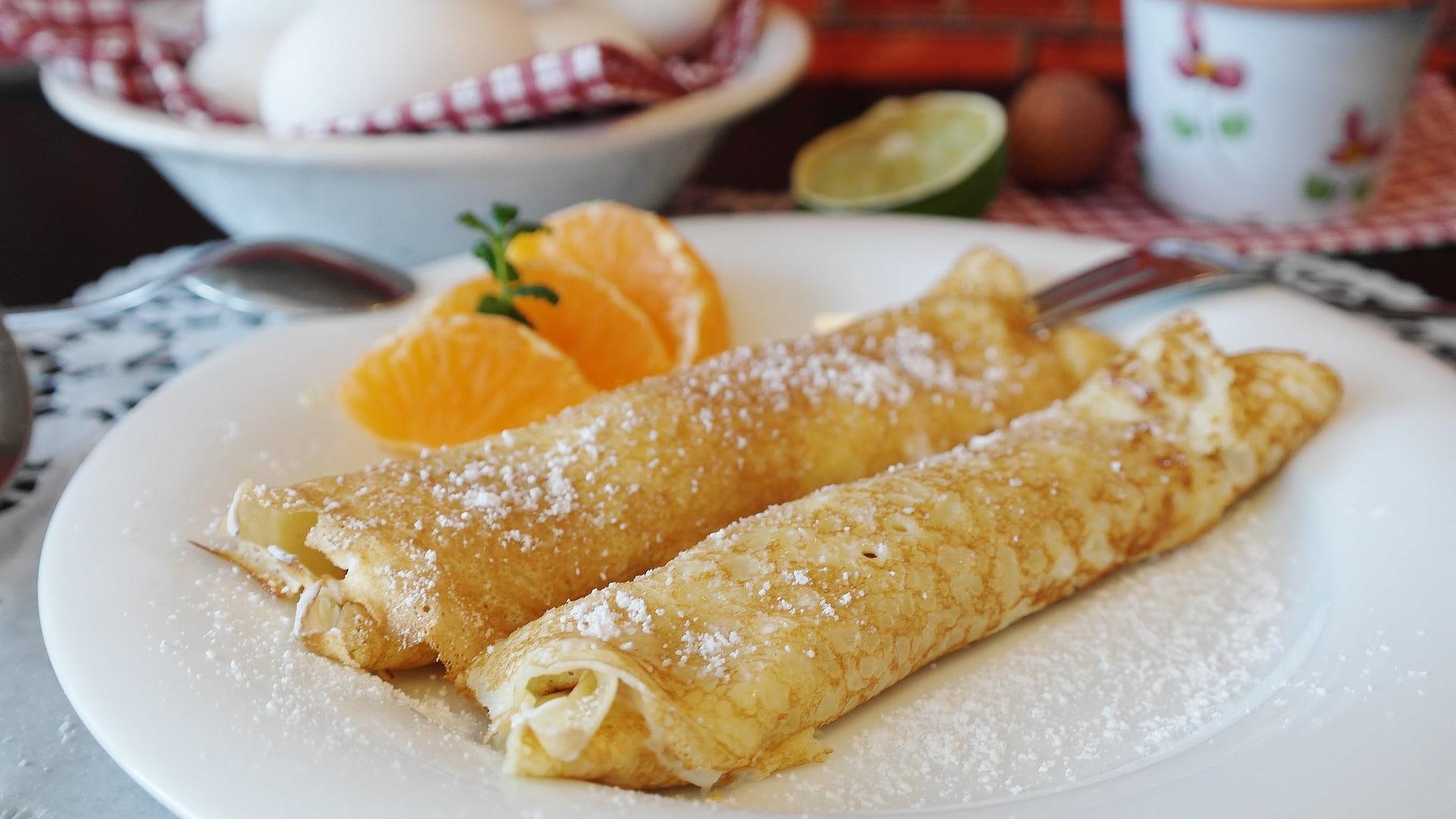 How do you make crepe batter?