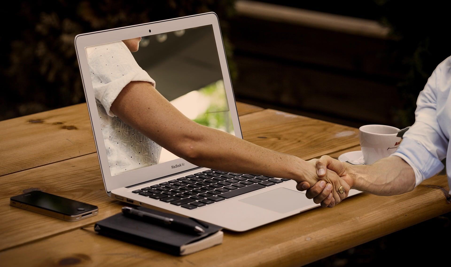 Build leadership skills through free online training courses