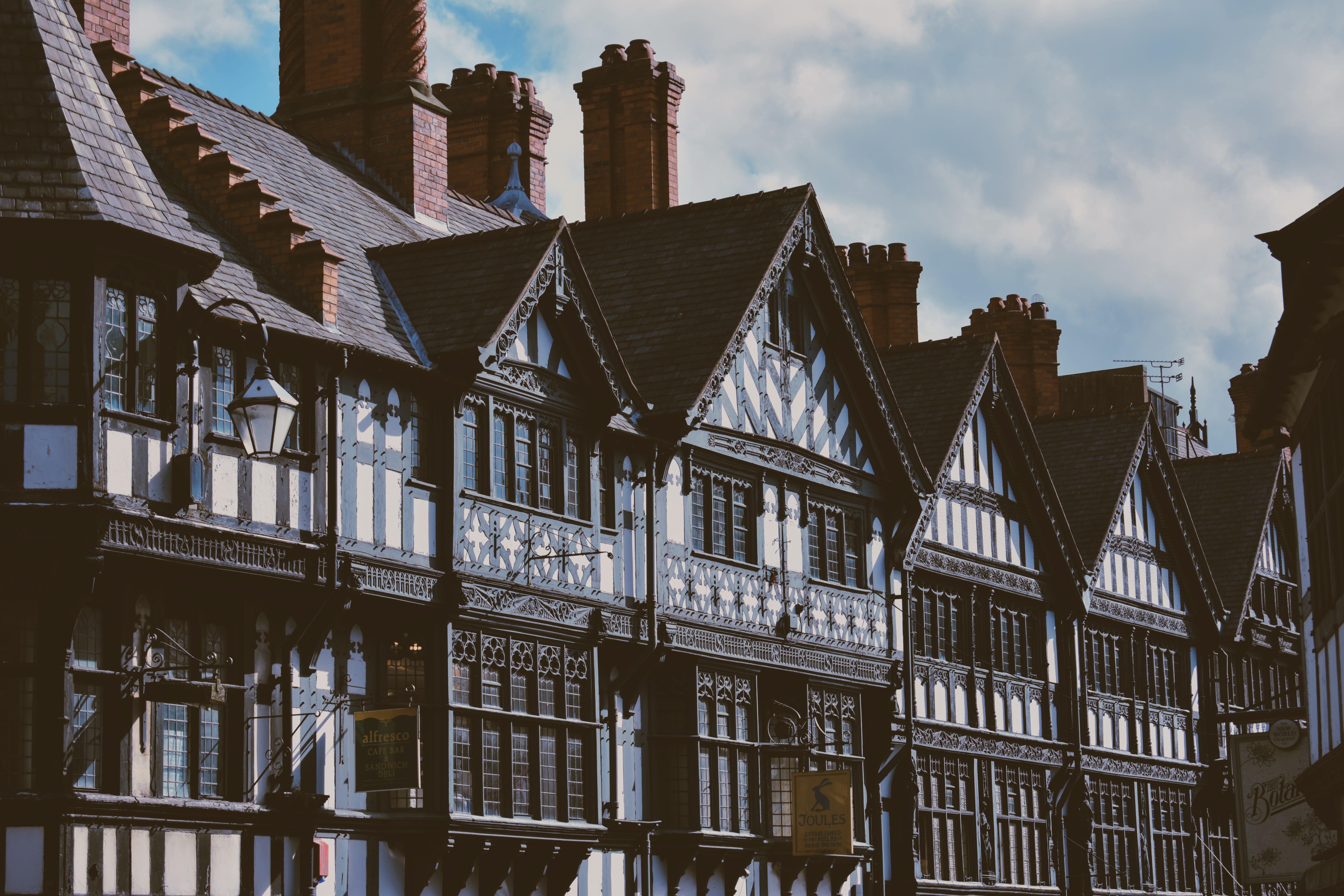 famous Tudor buildings