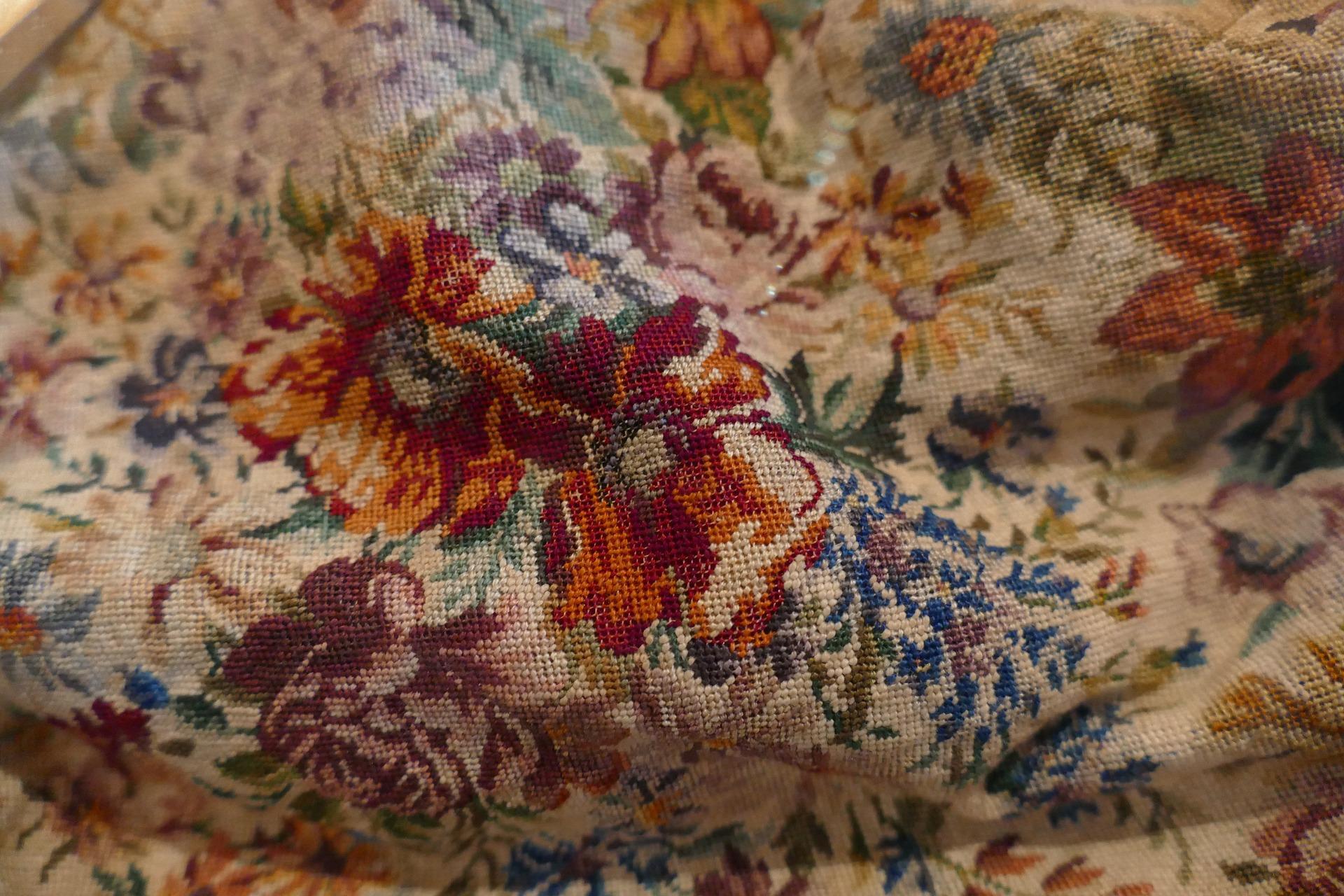 How can you frame embroidery?