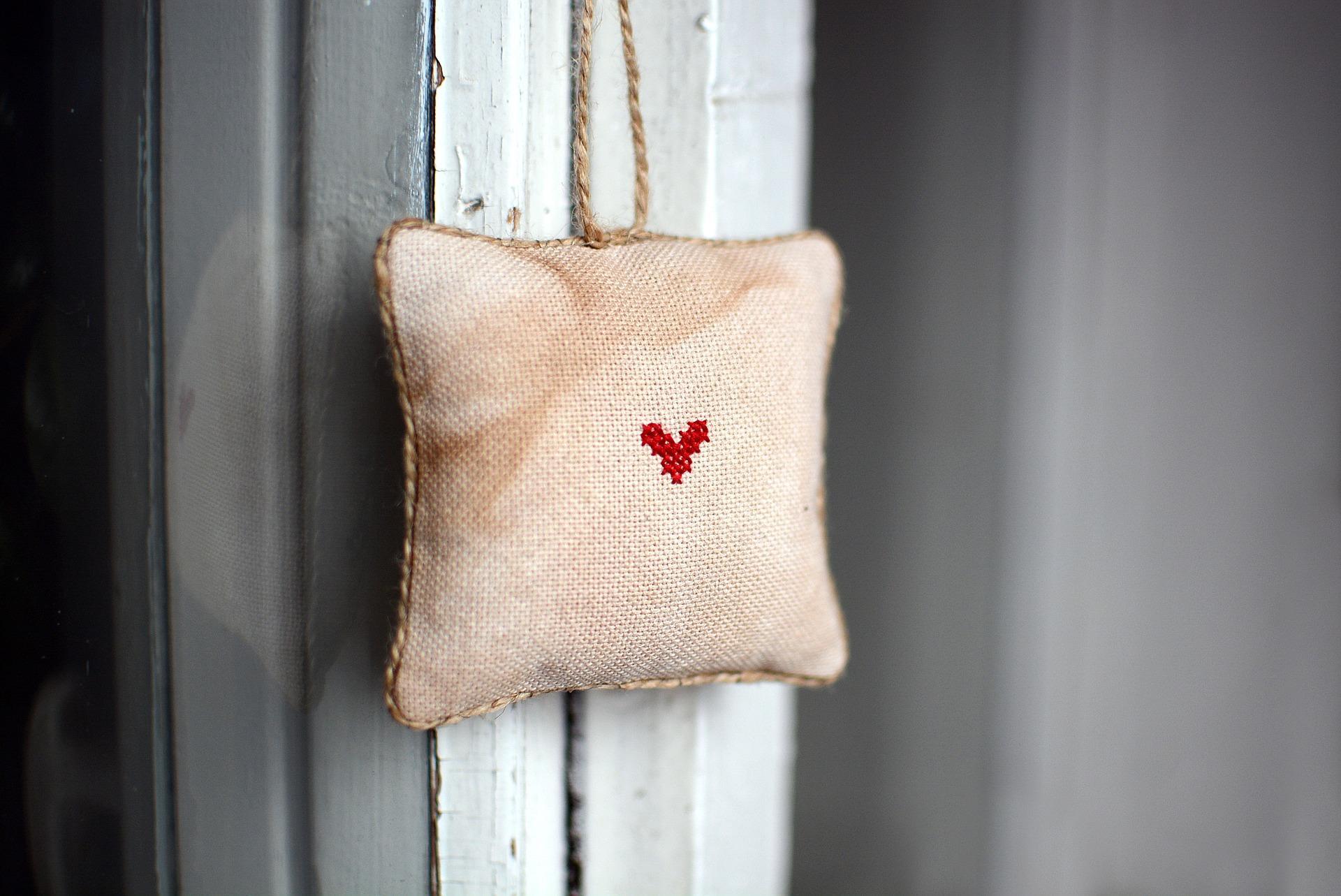 Which are the easiest embroidery stitches?