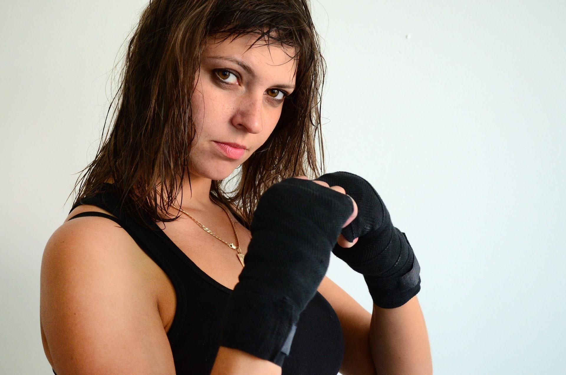 How can you establish an online presence as a boxing coach?