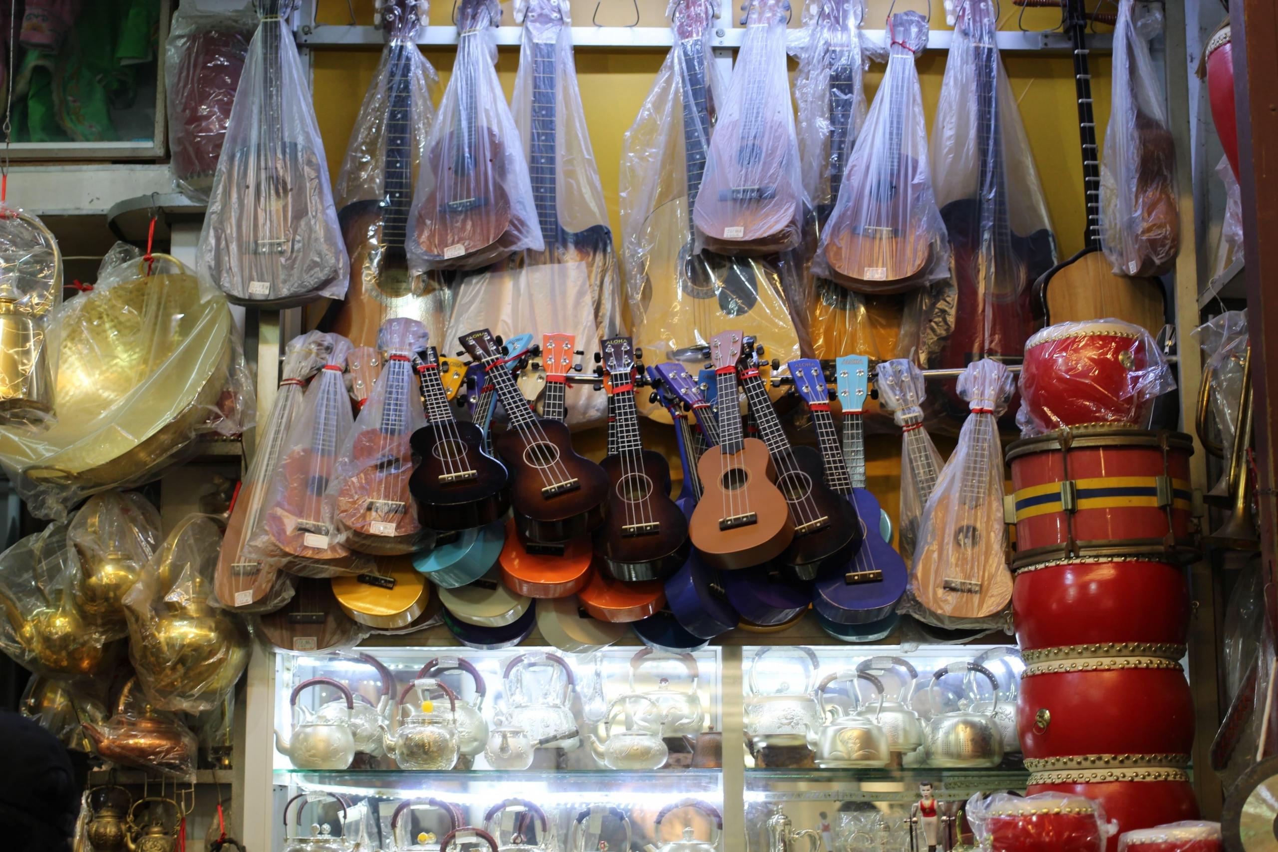 a rack of ukulele
