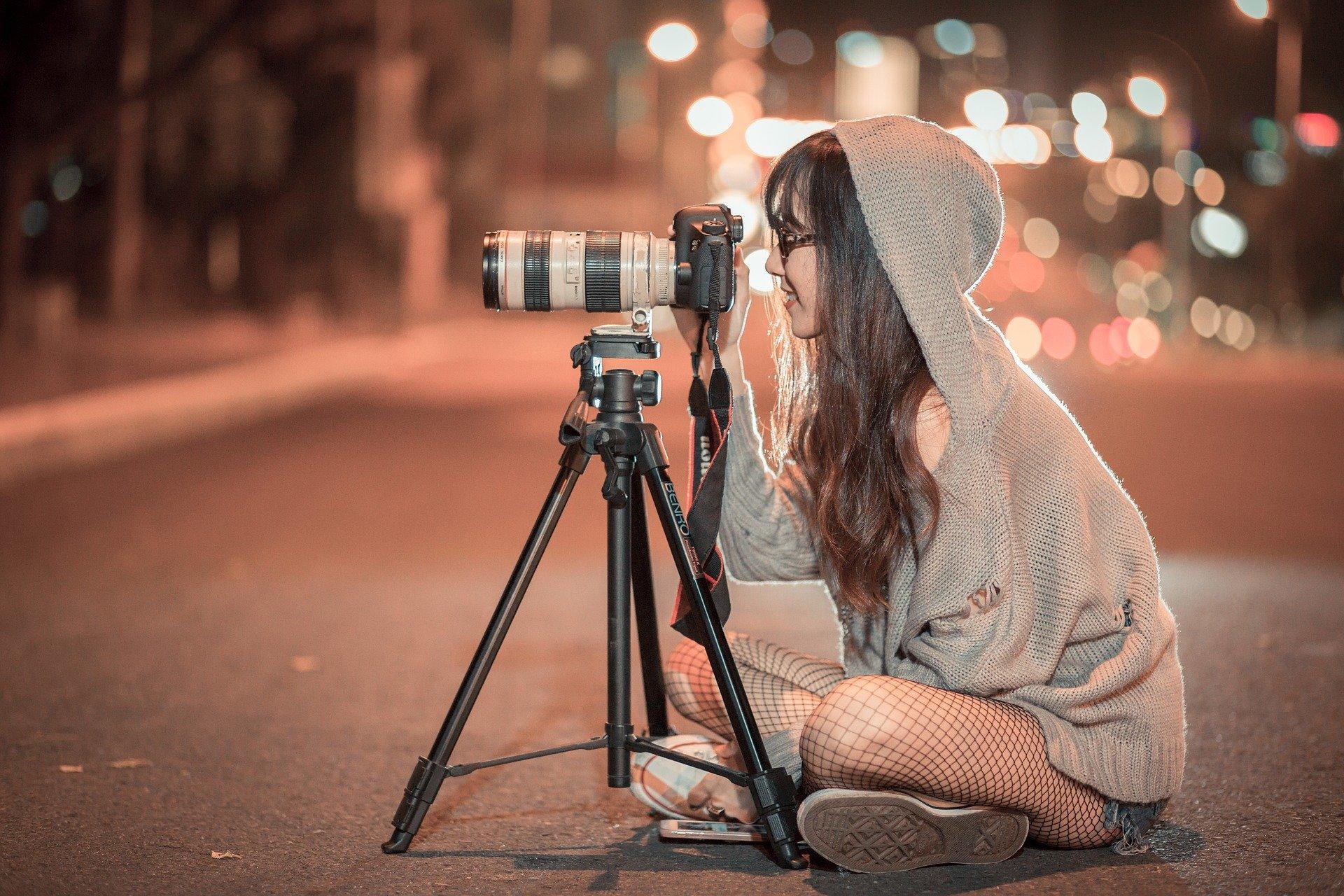 How do you film with a camera?