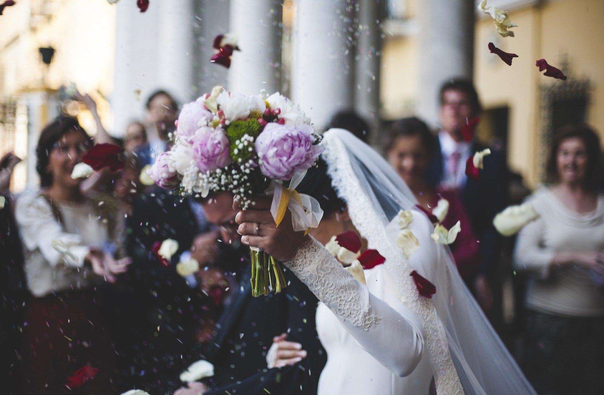 How can you find wedding photographers?