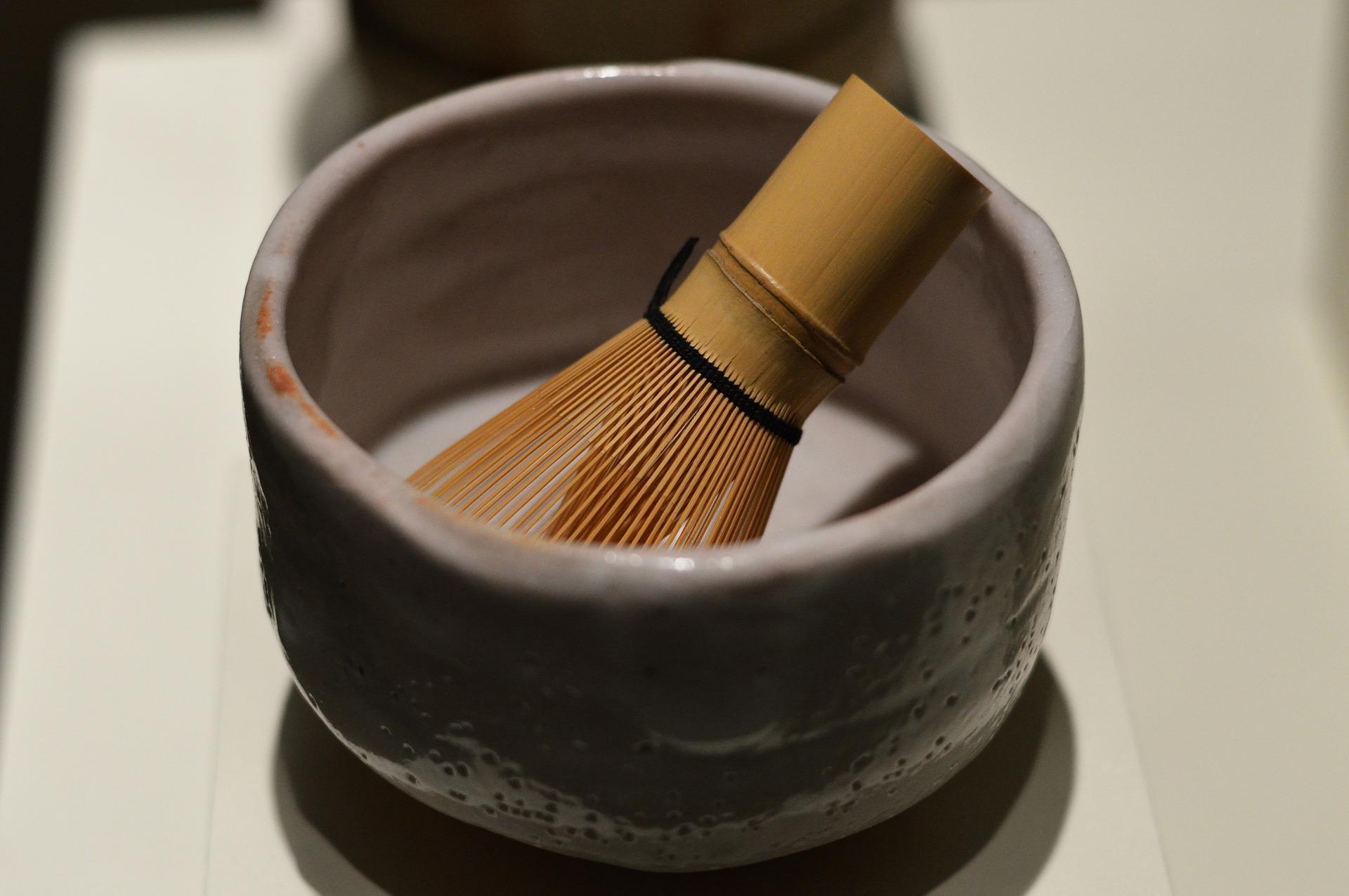 How should you sit in a tea ceremony?