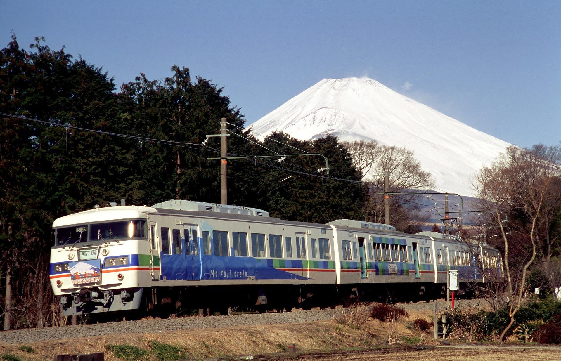 How much does a trip to Mount Fuji cost?