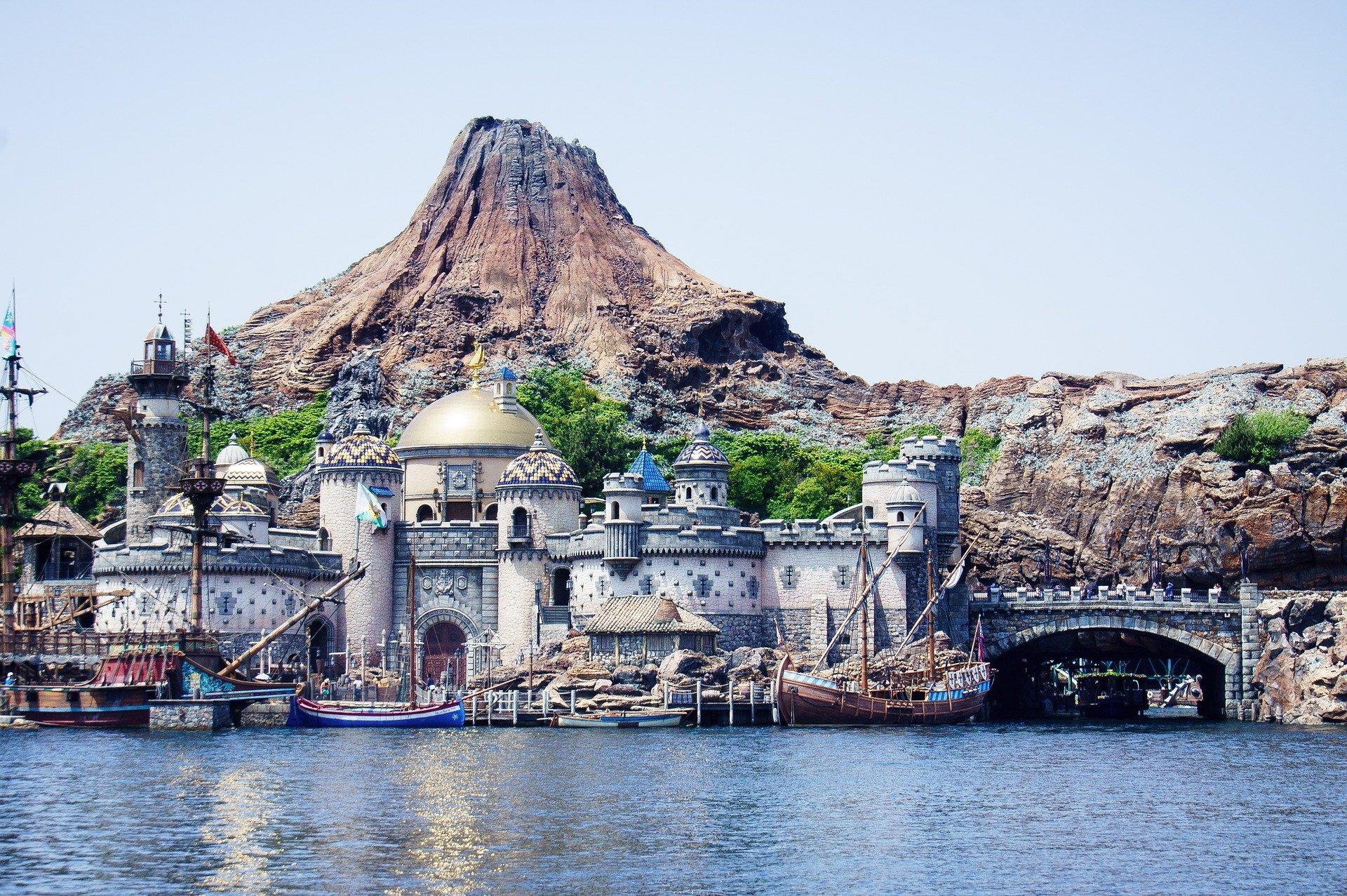 Which are the best theme parks in Tokyo?