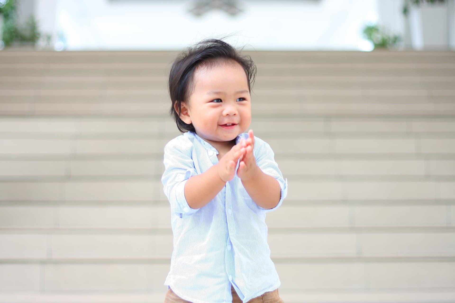 Applauding when your child learns new things is a confidence booster