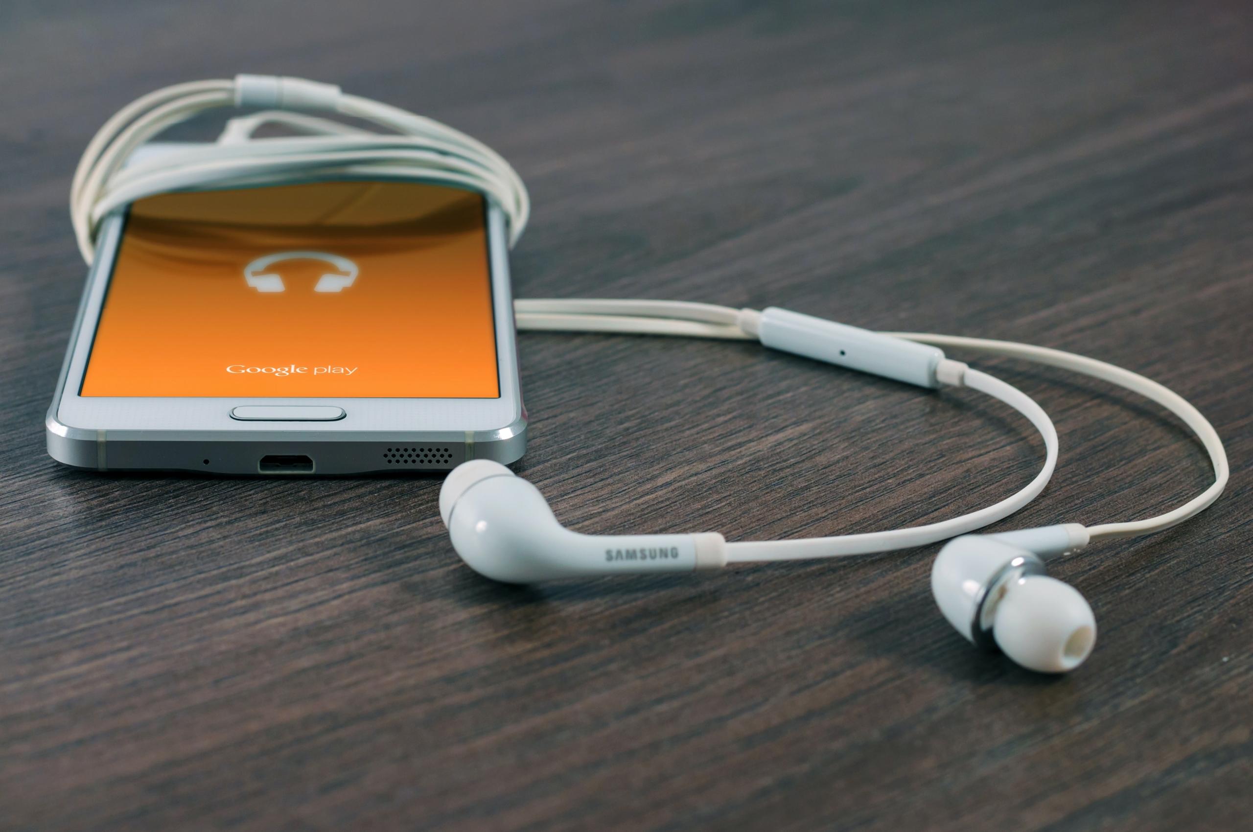 Ipod with earphones