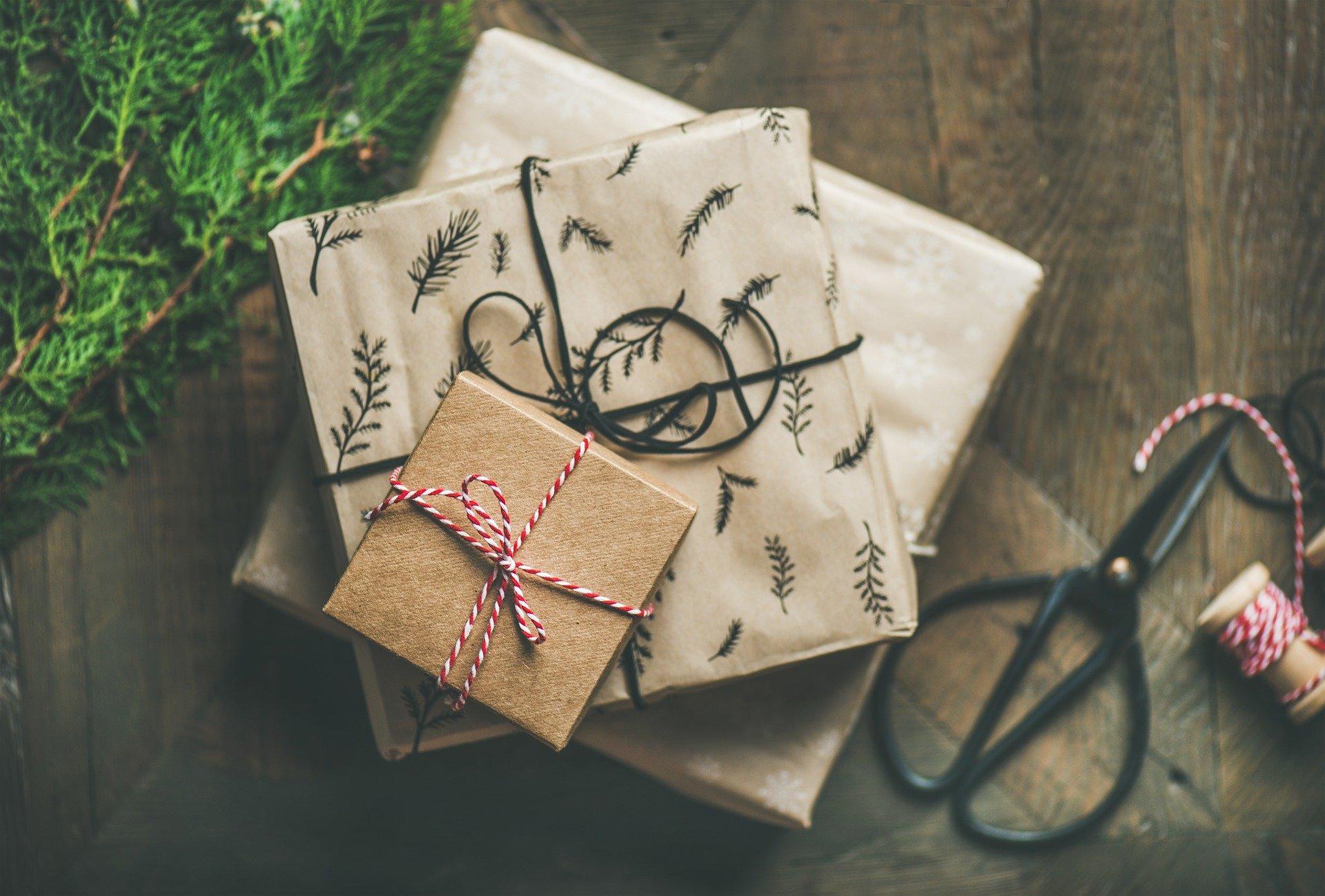 How do you draw a picture of a present?