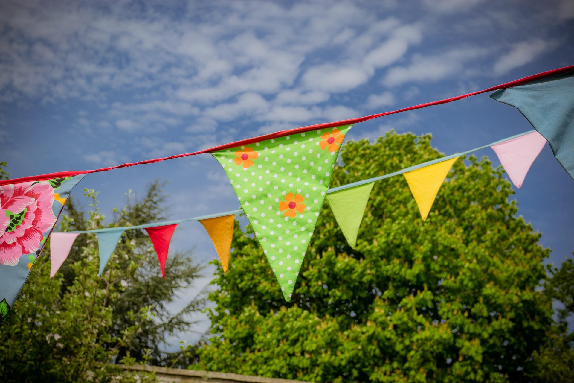 How do you make bunting and banners?