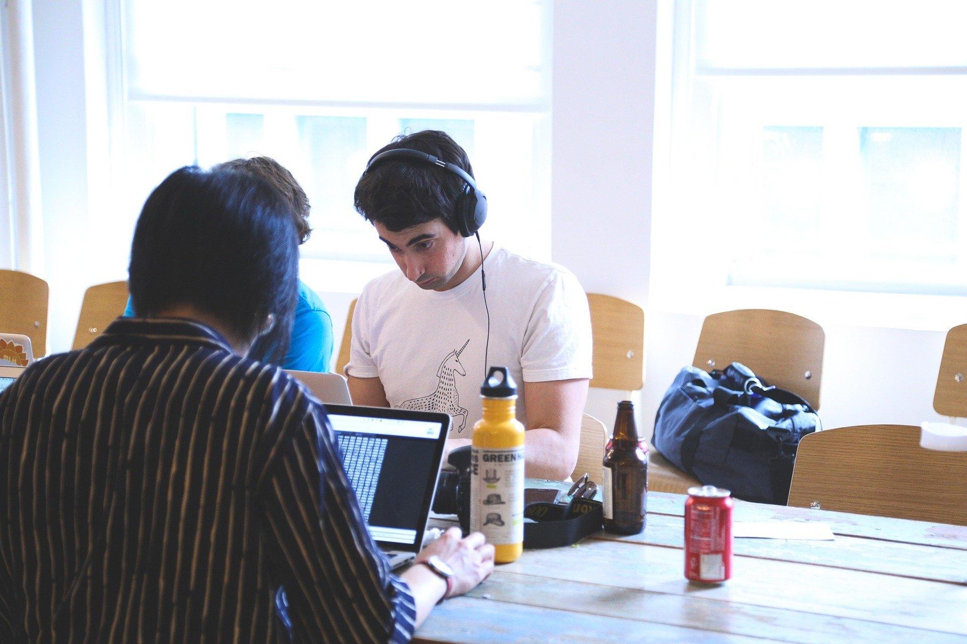 How much do experienced programming tutors charge?