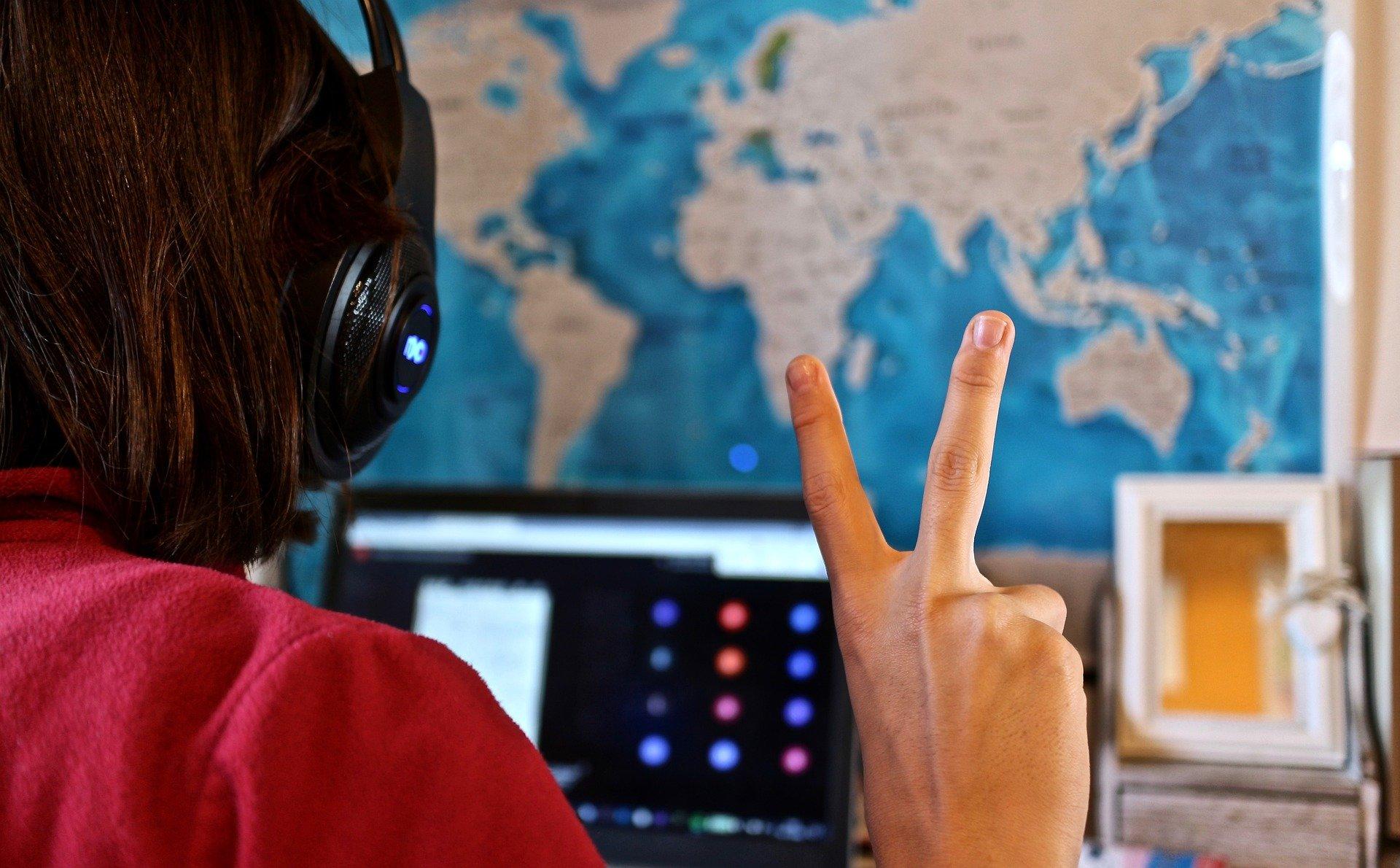 How can you learn with online tutorials?