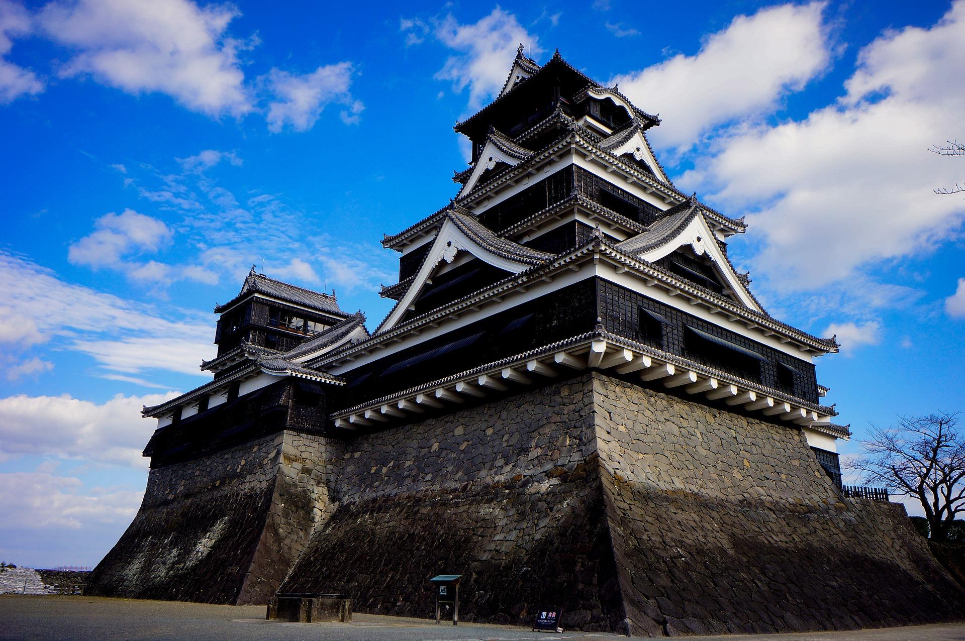 What is there to visit in Fukuoka?