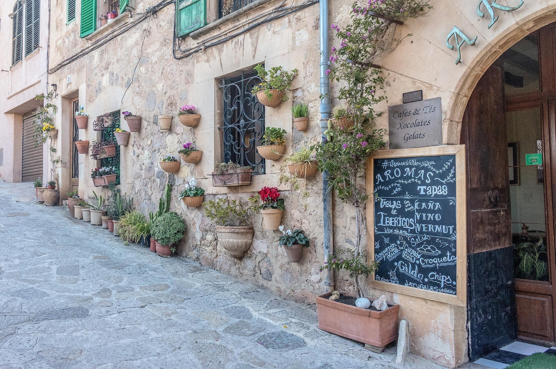 How much does it cost to visit Majorca?