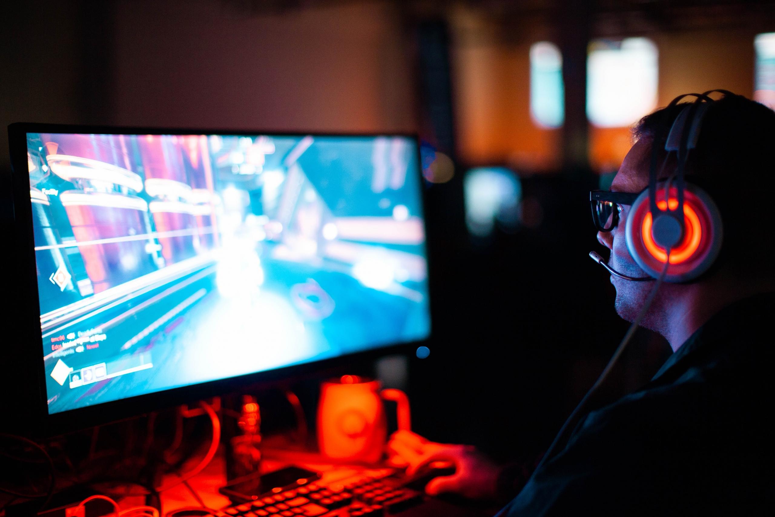 the pros of online games