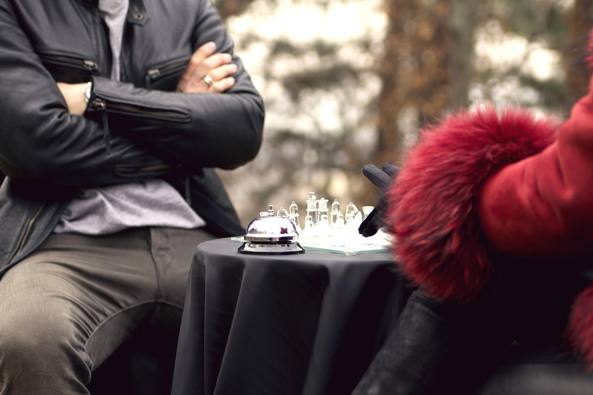 How do you find chess tutors?